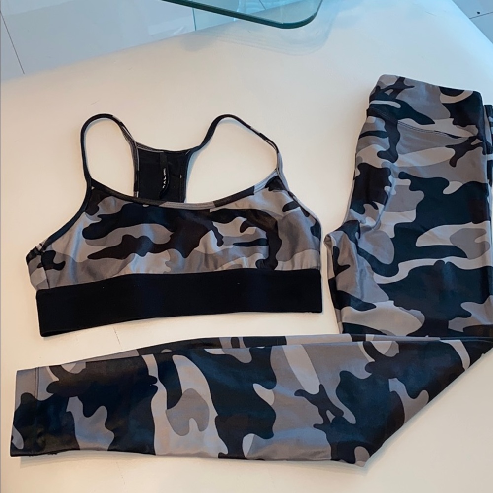Koral Black Silver Camo Leggings Bra Set